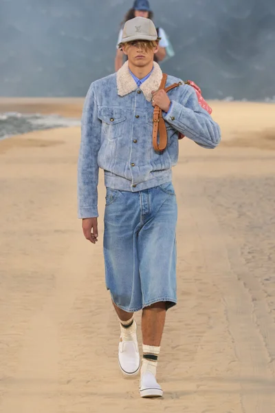 Look 60